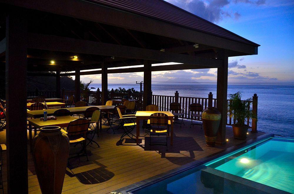 Treasure Cove Hotel & Restaurant Бель-Омбр Экстерьер фото