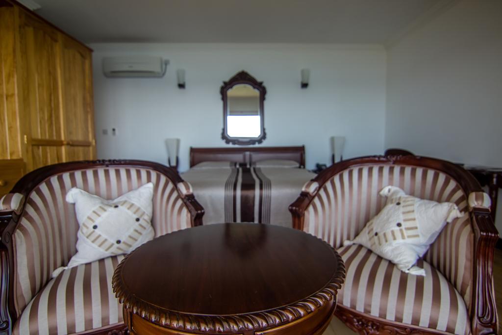 Treasure Cove Hotel & Restaurant Бель-Омбр Экстерьер фото
