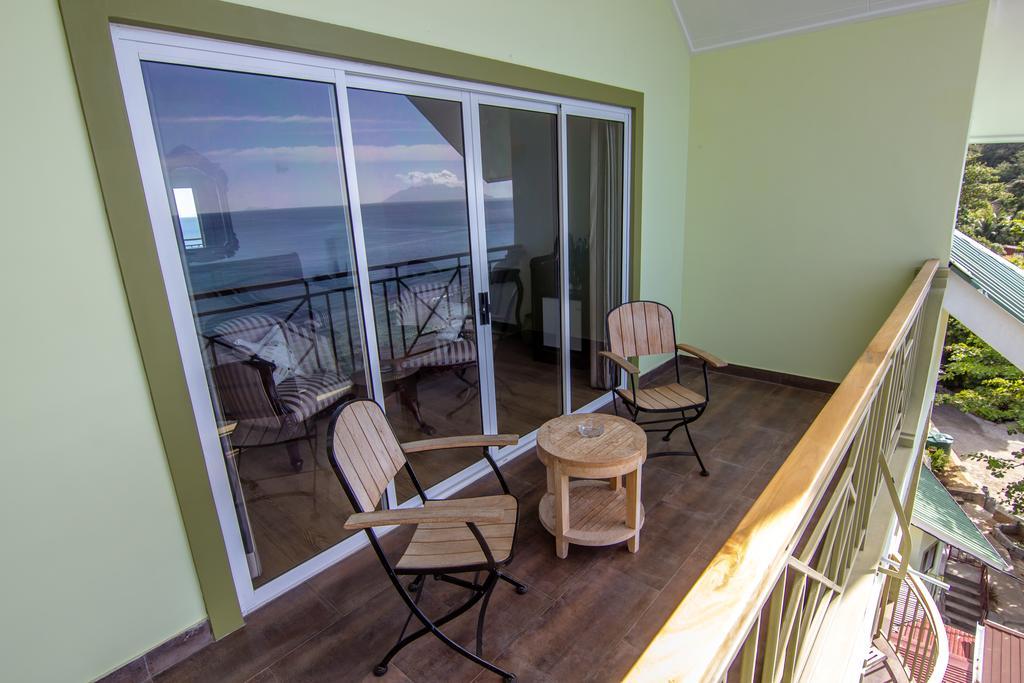 Treasure Cove Hotel & Restaurant Бель-Омбр Экстерьер фото
