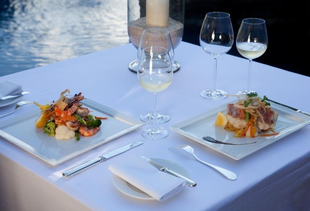 Treasure Cove Hotel & Restaurant Бель-Омбр Экстерьер фото